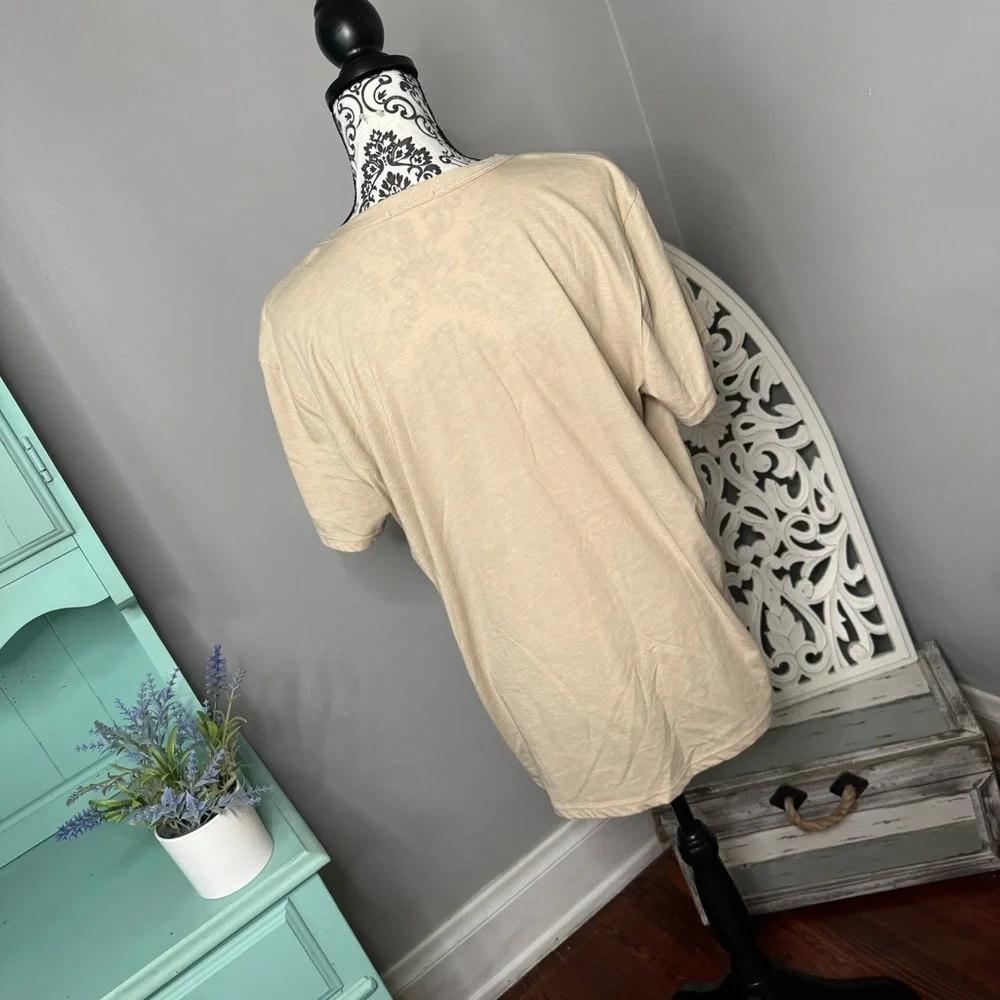 Maurices Oversized Keyhole Wanderlust Graphic Tee Size Large Boho Travel - Picture 8 of 12